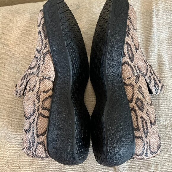 Vintage Y2K On Your Feet Animal Print Leather Slip-On Mules/Clogs Sz 8.5 - Picture 8 of 11